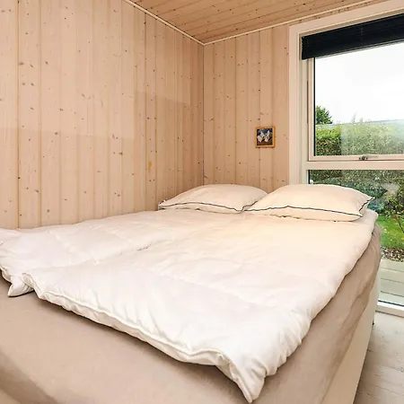 8 Person In Bogense-by Traum 博恩瑟