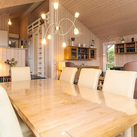 8 Person In Bogense-by Traum Богенсе